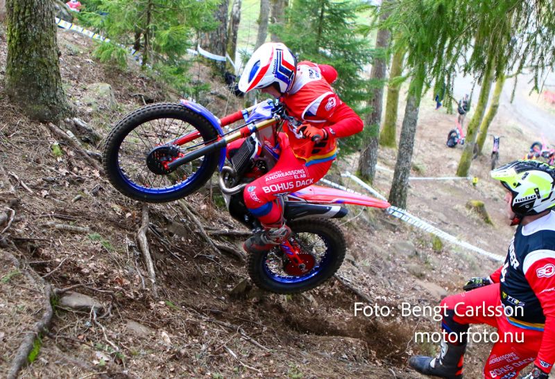 Preload previous image